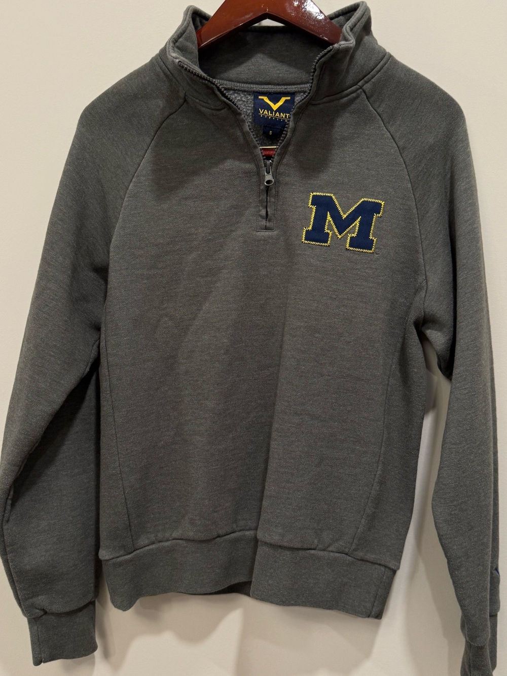 Valiant by Klew University of Michigan Wolverines 1/4 Zip Sweatshirt Gray Small